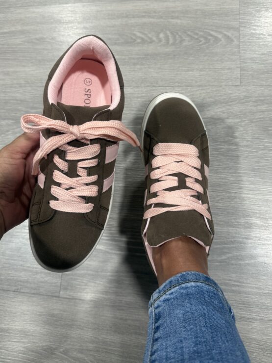 Zapatillas Dadidas   Marrón chocolates